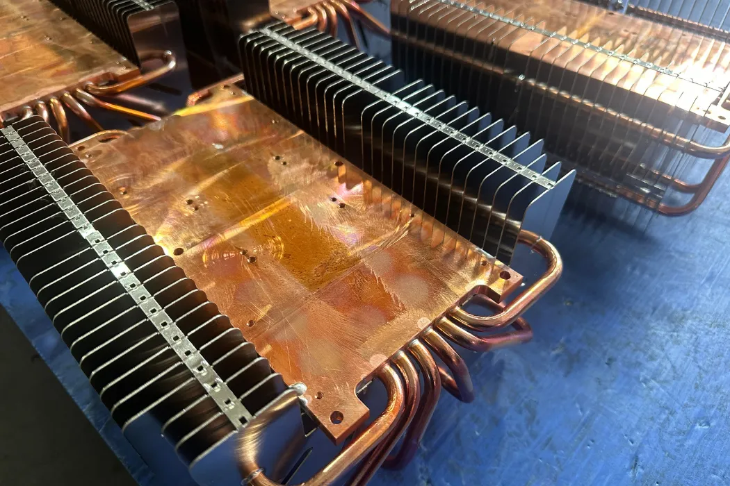 Why Do Standard Passive Heat Sinks Fail in High-Power Outdoor Applications